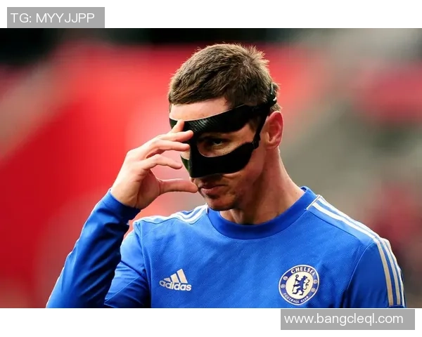 德国足球明星佩戴面罩出战引发热议展现坚韧精神与竞技魅力 德国足球明星佩戴面罩出战引发热议展现坚韧精神与竞技魅力